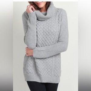 Skies are Blue | cableknit turtleneck sweater size | Size M